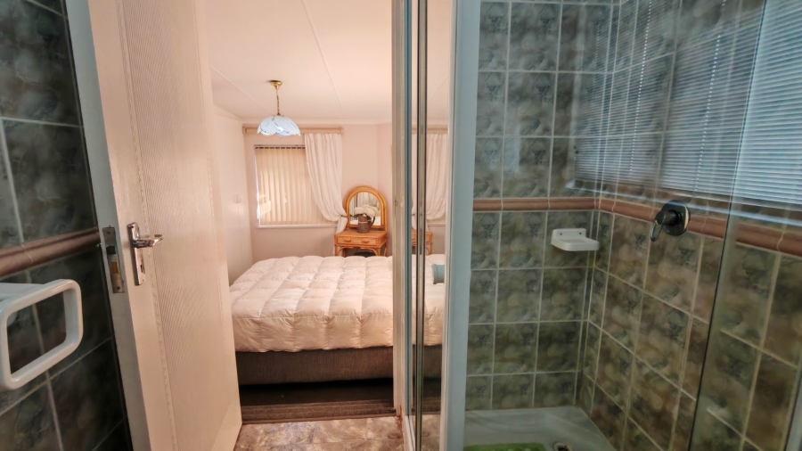 3 Bedroom Property for Sale in Hartenbos Central Western Cape